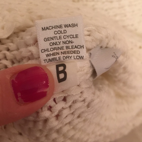 Super cute white Ann Taylor sweater - Picture 3 of 5